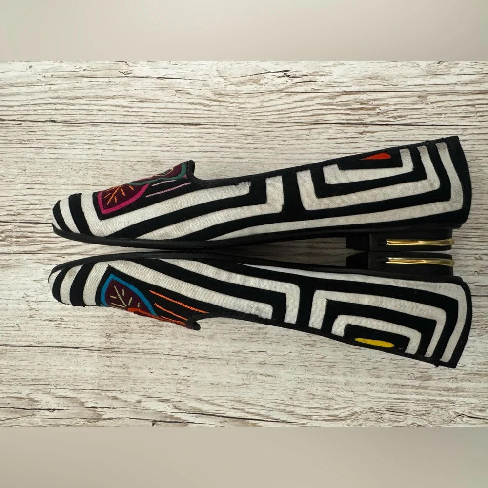 Artesanías El Paisaje Artisanal Handmade Colombian Embroidered Slip On Shoes 39